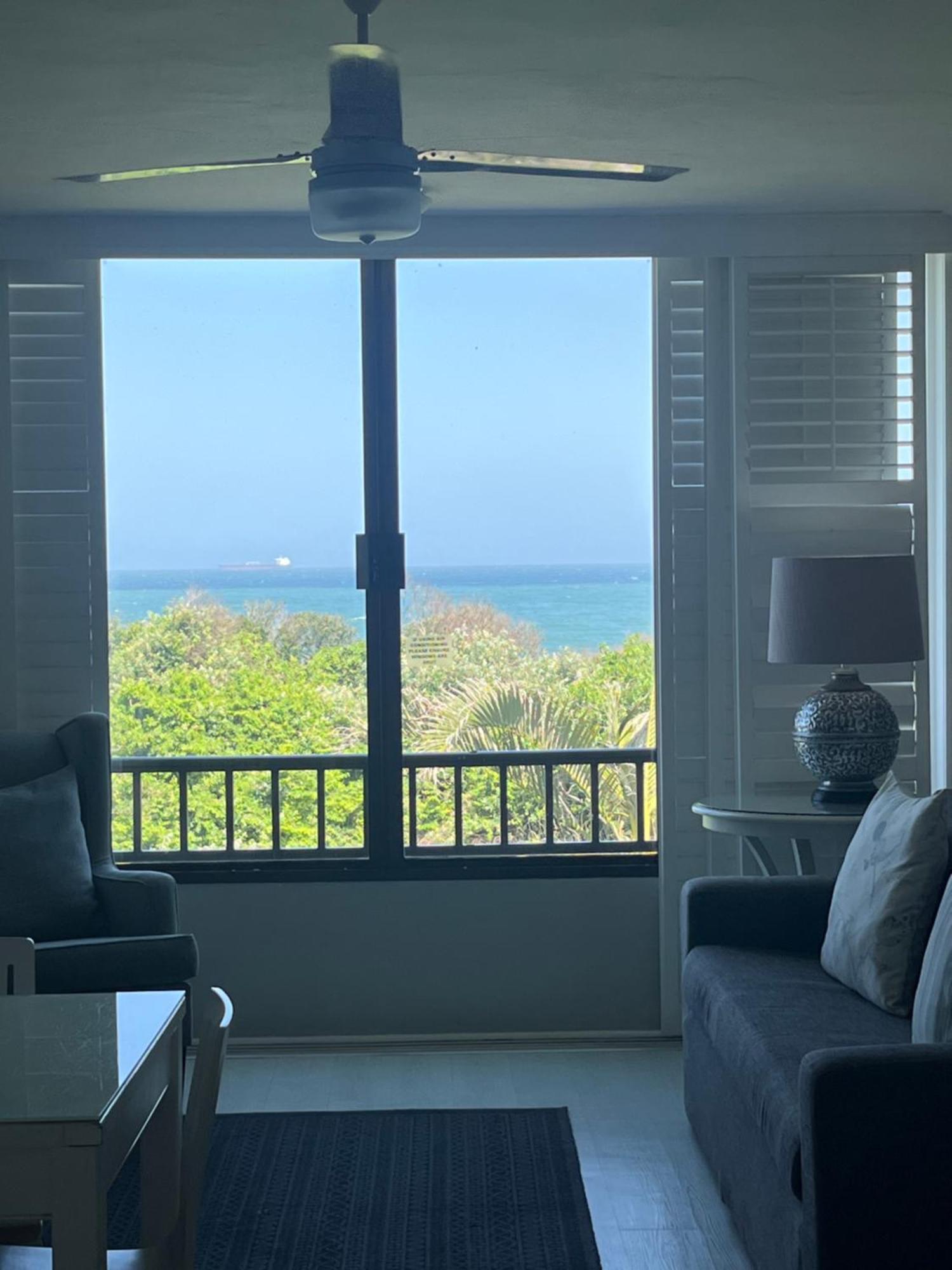 Beachbreak Holiday Letting Durban Bagian luar foto